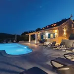 بيت للعطل Awesome In Mikulina Luka With Wifi *