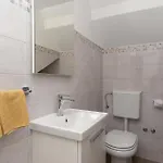 بيت للعطل Awesome In Mikulina Luka With Wifi فيلا لوكا