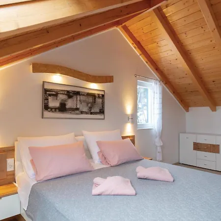 Awesome In Mikulina Luka With Wifi Ostrvo Šijak