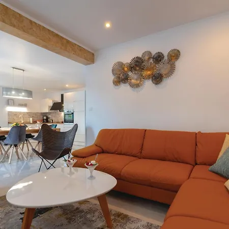 Nyaraló Awesome In Mikulina Luka With Wifi Ostrvo Šijak