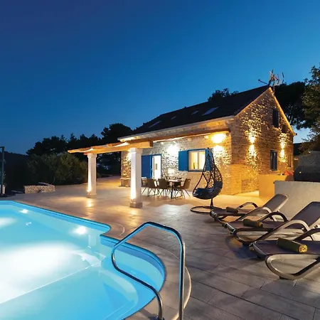 Awesome In Mikulina Luka With Wifi Nyaraló