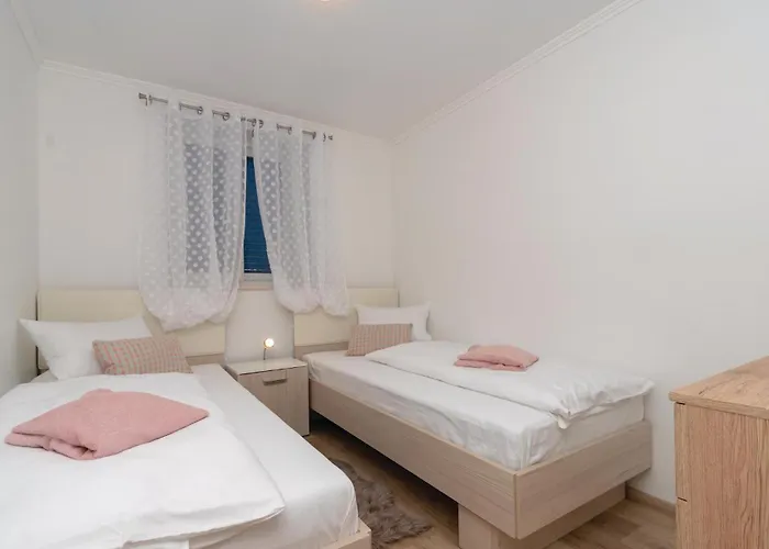 Awesome In Mikulina Luka With Wifi بيت للعطل Ostrvo Šijak