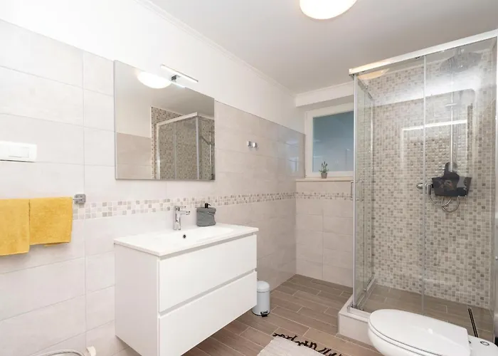 Awesome In Mikulina Luka With Wifi * Ostrvo Šijak