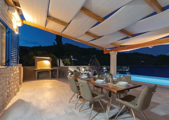 بيت للعطل Awesome In Mikulina Luka With Wifi Ostrvo Šijak