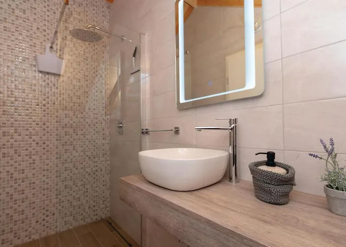 Awesome In Mikulina Luka With Wifi بيت للعطل Ostrvo Šijak