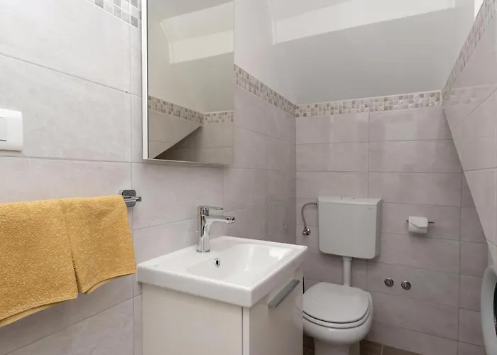 بيت للعطل Awesome In Mikulina Luka With Wifi Ostrvo Šijak