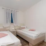 Awesome In Mikulina Luka With Wifi Сasa de vacaciones Vela Luka