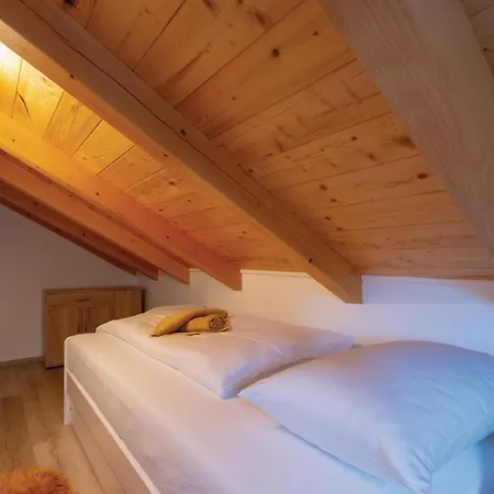 Vakantiehuis Awesome In Mikulina Luka With Wifi