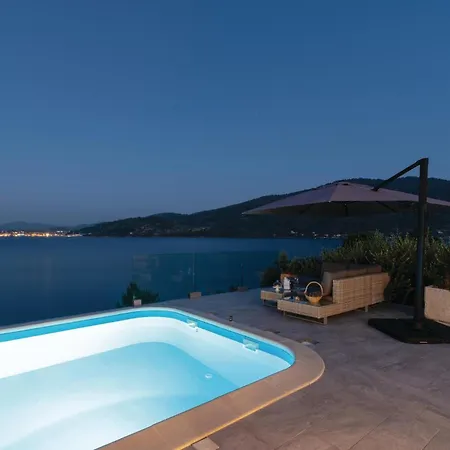 Awesome In Mikulina Luka With Wifi Vakantiehuis