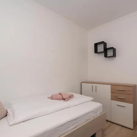 Awesome In Mikulina Luka With Wifi Сasa de vacaciones *