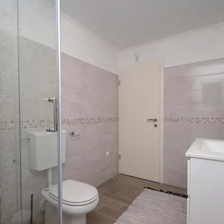 Σπίτι διακοπών Awesome In Mikulina Luka With Wifi *