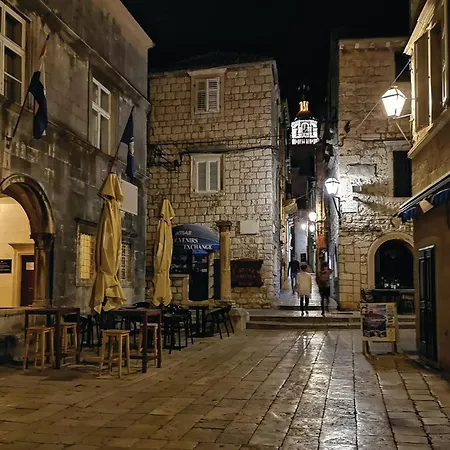 Front In Mikulina Luka Feriehus Vela Luka