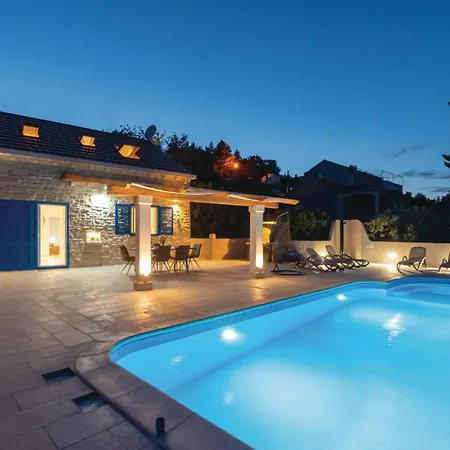 Awesome In Mikulina Luka With Wifi * Vela Luka