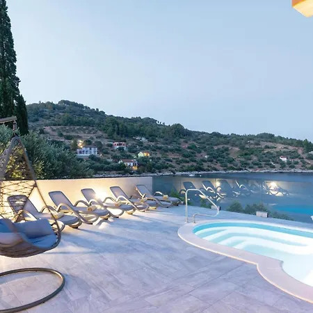 Сasa de vacaciones Awesome In Mikulina Luka With Wifi