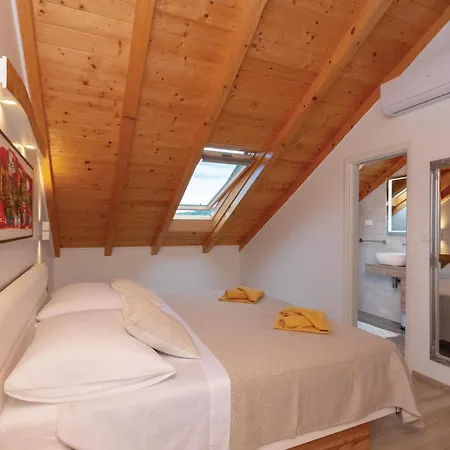 Awesome In Mikulina Luka With Wifi Сasa de vacaciones *