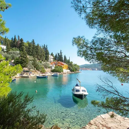 Vakantiehuis Awesome In Mikulina Luka *