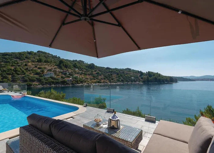 Awesome In Mikulina Luka With Wifi Casa de Férias Ostrvo Šijak