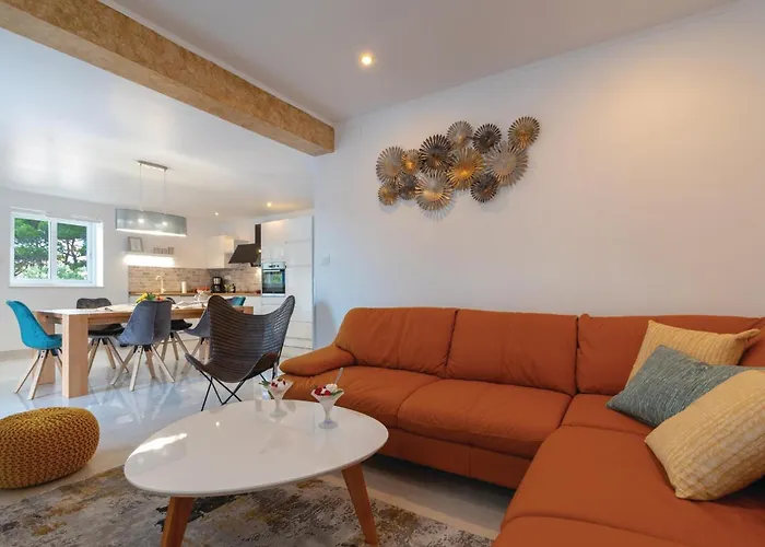 Casa de Férias Awesome In Mikulina Luka With Wifi Ostrvo Šijak