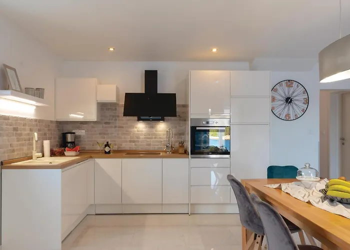 Awesome In Mikulina Luka With Wifi Ostrvo Šijak